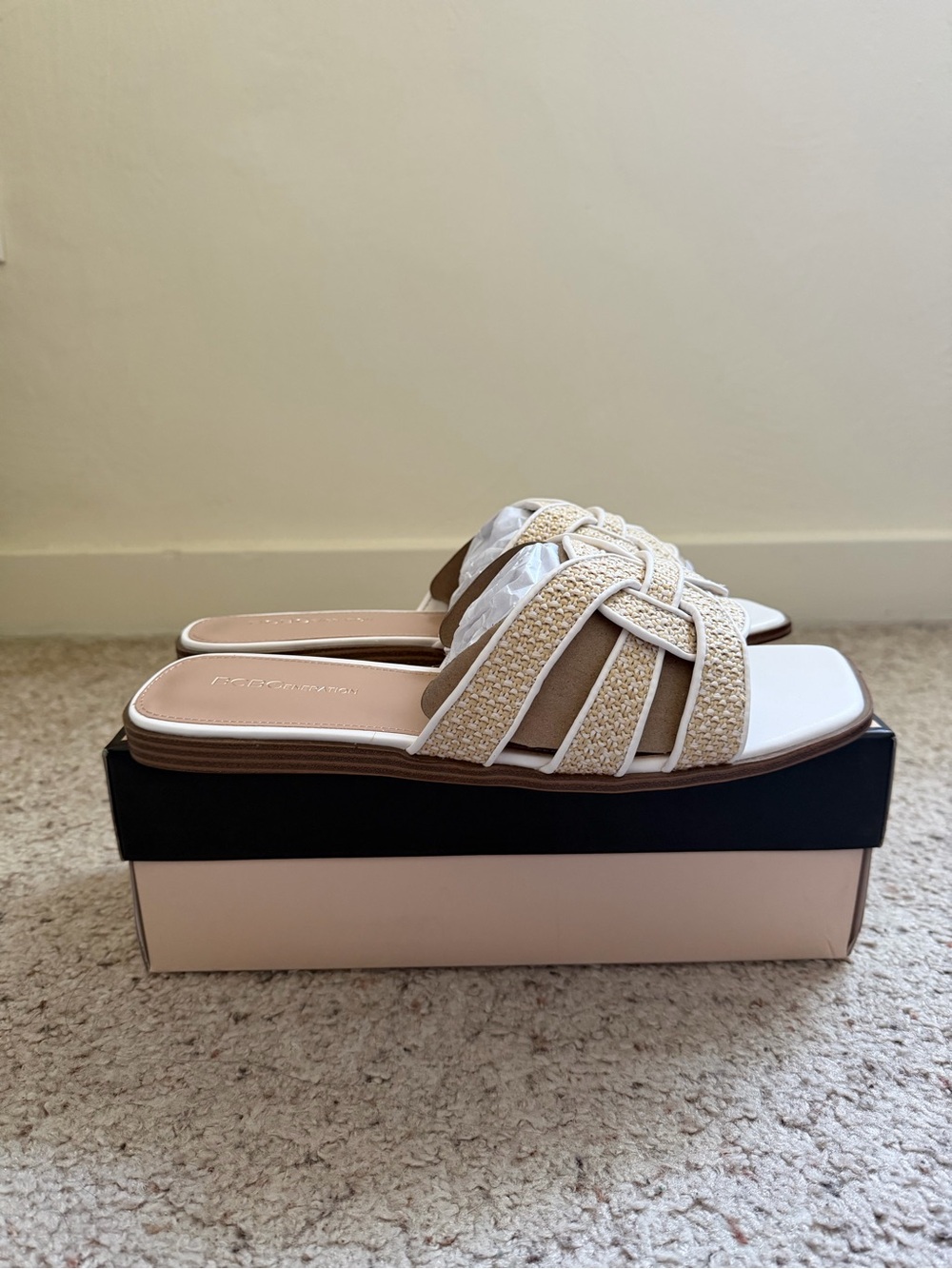 BCBGeneration Meltem-2 Natural Woven Slide Sandals Size 11 NEW - Picture 2 of 6